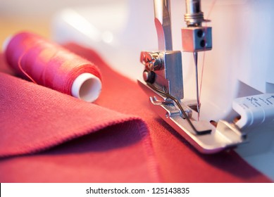 sewing process in the phase of overstitching