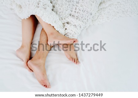 Sexual problems of couples Is the problem of divorce Which has many reasons such as Sexual tastes with incompatible opinions Snoring loudly And not talking in family Should consult specialist doctor