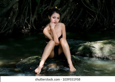 Hot Asian Girl Naked