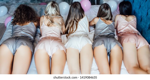 Naked Teen Girls Ass