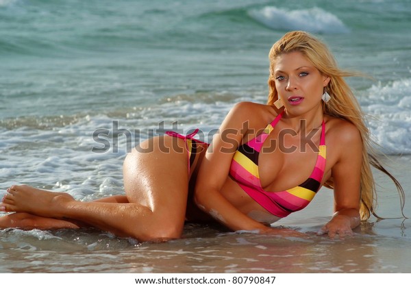 Sexy Beach Girls