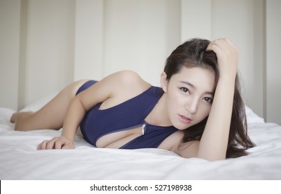 Asian Beauty With Great Tits Posing Nude