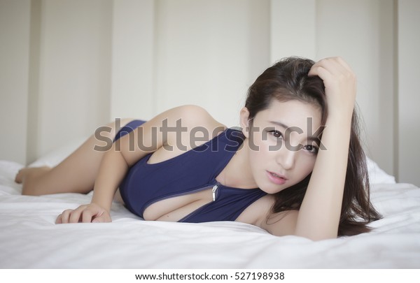 Giant Tit Girls Flirt About Sex