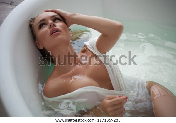 Sleeping Bathtub Girls Naked