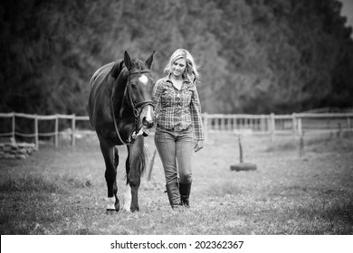 Sexy Ranch Girls