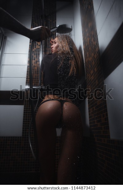 Sexy Shower Pictures