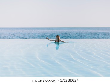 2,291 Model infinity pool Images, Stock Photos & Vectors | Shutterstock