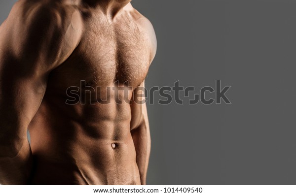 筋肉質の体 ヌード胴 フィットネスを持つセクシーな男性 男の裸で筋肉質の男 胴体の男 美しい男の胴体 Ab 体育白人 6組 胸筋 三頭筋 スペースをコピーします の写真素材 今すぐ編集