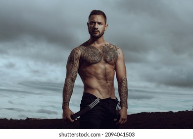 esférico carta estudio 3,153 imágenes de Sexy tattoo guy chest - Imágenes, fotos y vectores de  stock | Shutterstock