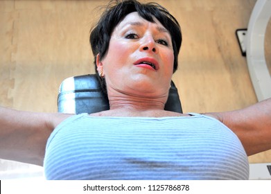 sexy mature female muscle Sexy mature female muscle