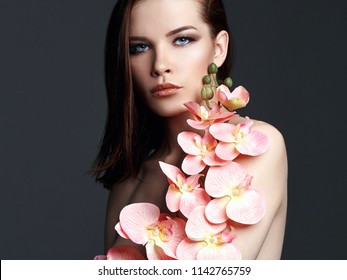 Стоковая фотография 1142765759 sexy nude beautiful woman flowers