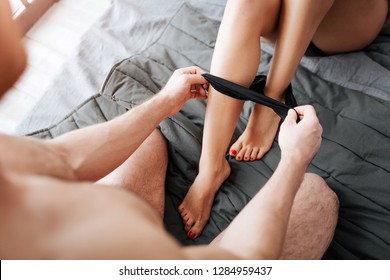 milf lesbian strapon threesome