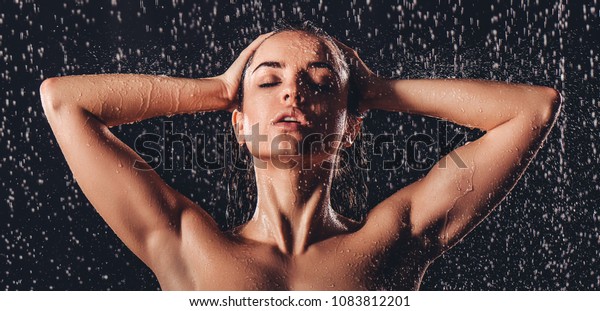 Dusche nackt in sexy der Jungs Nackt