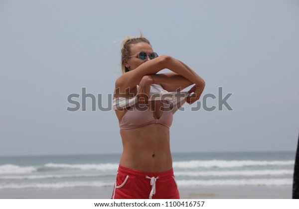 women taking off bikini - seplm.ru.