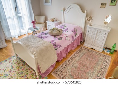 Shabby Chic Bedroom With Carpets And Door Window