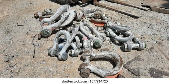 Shackle For Lifting Heavy Equipment.