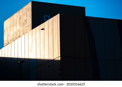 Shadow And Hilight On The Building