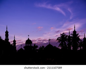 Shadow Mosques Dome on twilight gradient black and gold  background. for eid al-fitr, arabic, Eid al-adha, new year muharram. Ramadan kareem religion symbols. - Shutterstock ID 2111107589