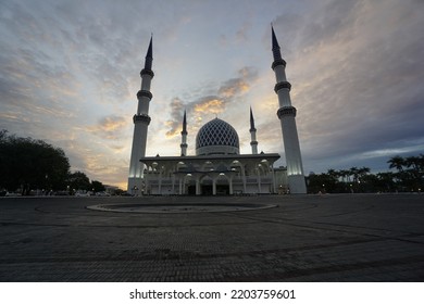 Shah Alam, Malaysia-September 19. 2022- View Of Masjid Sultan Salahudin Abdul Aziz Shah, Located At Shah Alam, Selangor