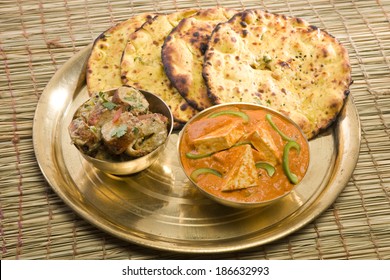 Shahi Paneer And Soya Chaap With Missi Roti, Indian Dish