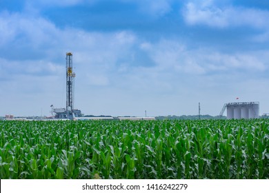 Shale Drilling Rig In Texas Eagle Ford Basin