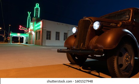 Shamrock, Texas/USA - June 14, 2018: The Famous U-Drop Inn Café And Diner, An Historic Mid 20th Century Diner/Gas Station Turned Museum Along The Mother Road To The West.