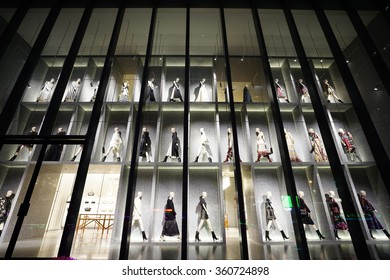 repræsentant reform syg Shanghai China Jan92016 Valentino Store Facade Stock Photo (Edit Now)  360724898