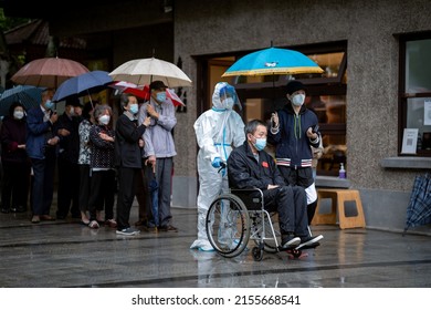 Shanghai, China - May 13 2022: Elderly People Line Up For A COVID Test - Shanghai's Citywide COVID-19 Lockdown Enters It's 7th Week As The City Grapples With An Effort To Reach 'societal Zero' 