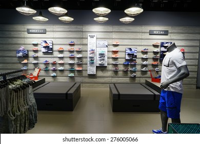 Sports Store Images Stock Photos Vectors Shutterstock