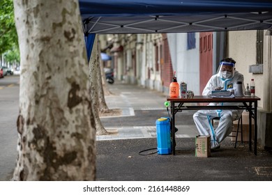 Shanghai China - May 26 2022: Shanghai Nears The End Of A Second Month Of Lockdown, Despite Announcements Of Re-opening, Businesses Remain Closed Due To A Citywide COVID Lockdown