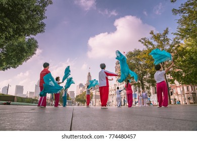 Shanghai China Sep,2017: Shanghai Early Morning A Fantastic Fan Dance, The Bund Waterfront