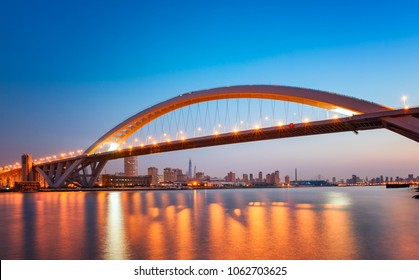 Shanghai Lupu Bridge Scenery