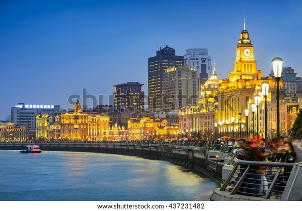 Shanghai at night. Located in The Bund
(Waitan). It is a waterfront area in central Shanghai, one of the
most famous tourist destinations in Shanghai,
China.