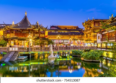 Shanghai Temple God Night Scene