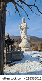 Shaolin Monastery Outdoor Statue Winter View