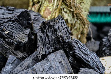 Shape, Texture and Side of the Thirteenth Type of Charcoal