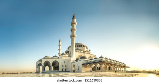 Sharjah Mosque panorama view Largest Mosque in United Arab Emirates Place to visit in Sharjah, 2020 Ramadan and Eid Concept Image, Best Travel and Tourist Spot in Dubai, Beautiful Mosque in the world