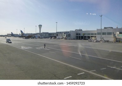 112 Sharjah international airport Images, Stock Photos & Vectors ...