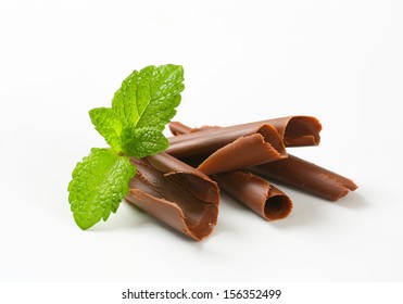 shaved chocolate curls with fresh mint