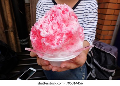 Milf fisting pierced nipple Coolies shaved ice treats