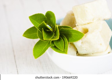 Shea Butter Natural Moisturizer With Herbal Plant