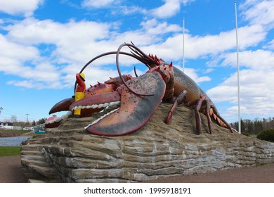  Shediac, New Brunswick - May 14, 2020 -   Giant Lobster In Shediac, New Brunswick, Canada On The East Coast