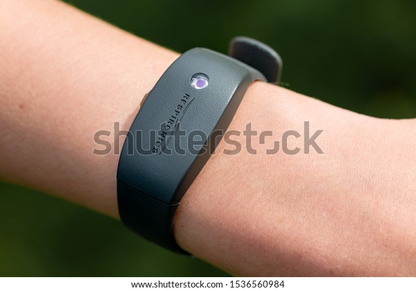SHEFFIELD, UK –\
OCTOBER 12, 2019: An arm wearing a Philips Respironics Actiwatch, a\
clinical research-grade tracker watch for insomnia, sleep studies\
and activity\
monitoring