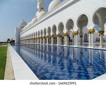 Sheikh Zayed Grand Mosque Center