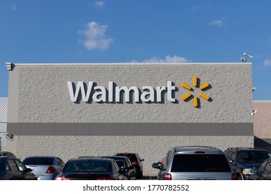 Shelbyville - Circa July 2020: Walmart Retail Location. Walmart Introduced Its Veterans Welcome Home Commitment And Plans On Hiring 265,000 Veterans.