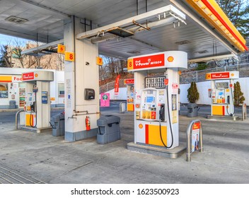 3,379 Shell station gas pump Images, Stock Photos & Vectors | Shutterstock