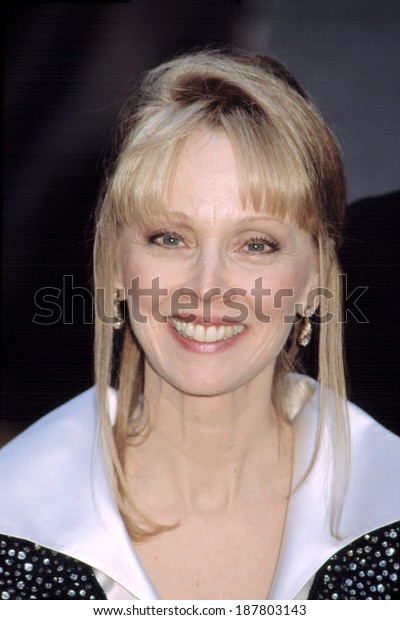 shelley long recent photos