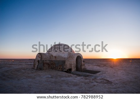shelter in the desert