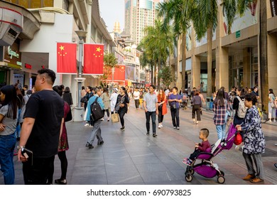 Shenzhen, China - 14 April 2017: Dongmen Shopping Street. Dongmen Is A Shopping Area And Subdistrict Within Luohu District Of Shenzhen.