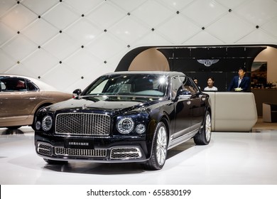 19 Bentley mulsanne ewb Images, Stock Photos & Vectors | Shutterstock